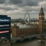 Sicht auf London mit dem Big Ben, London Eye und Cyberattack-Anzeige.