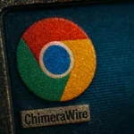 Bunter Chrome-Browser-Logo auf einer strukturierten, dunklen Oberfläche.
