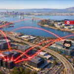 Luftaufnahme einer Stadt mit digitalen Verbindungen zwischen Gebäuden.